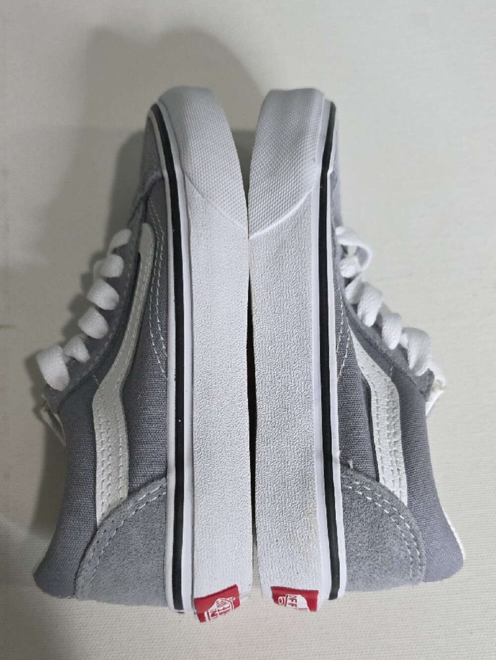 Vans Kids Old Skool Gray & White Sneakers Suede Low Top Size US 11.5 Kids - Picture 5 of 7